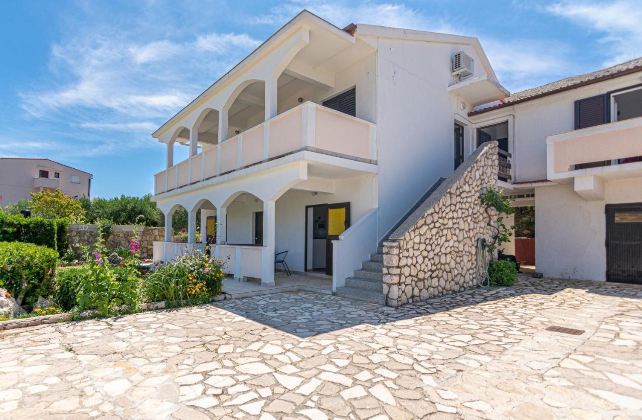 Apartment Plemic Паг Екстериор снимка