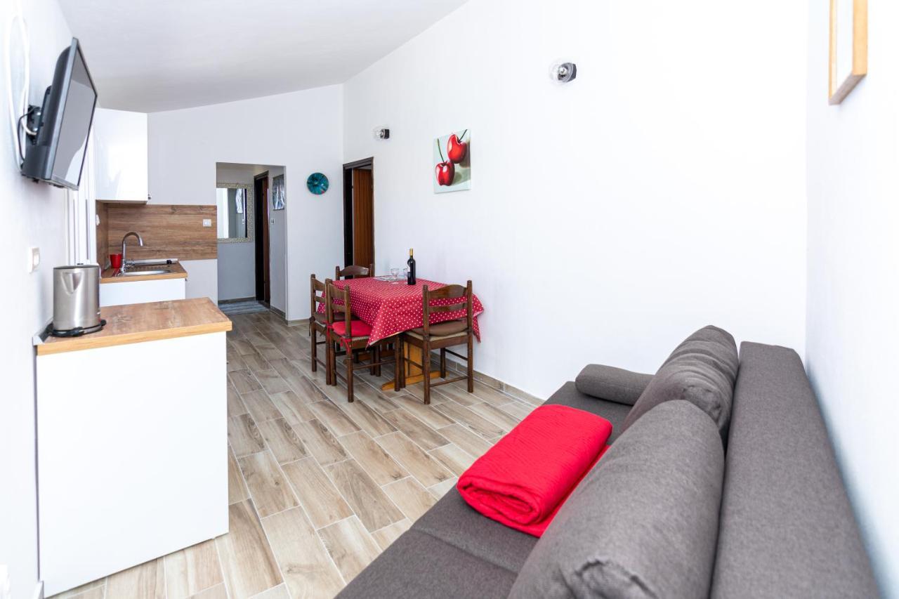Apartment Plemic Паг Екстериор снимка