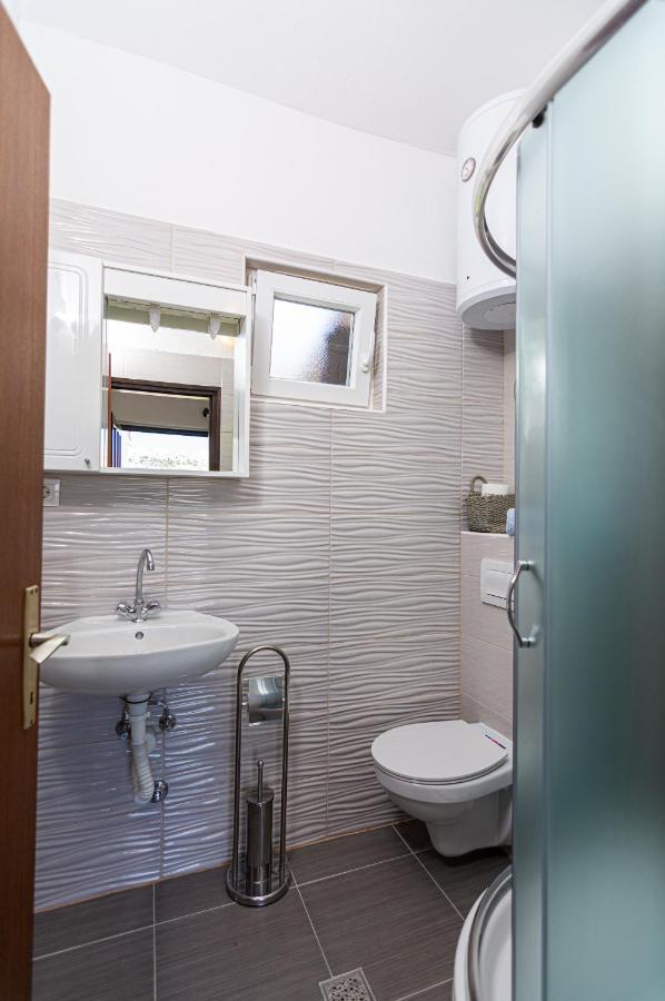Apartment Plemic Паг Екстериор снимка
