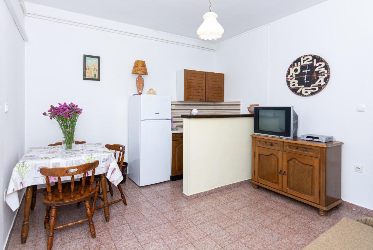 Apartment Plemic Паг Екстериор снимка