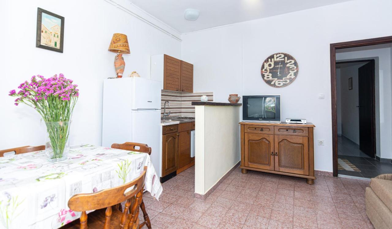 Apartment Plemic Паг Екстериор снимка