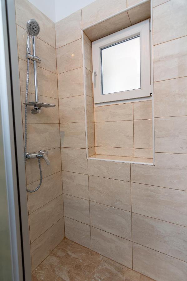 Apartment Plemic Паг Екстериор снимка
