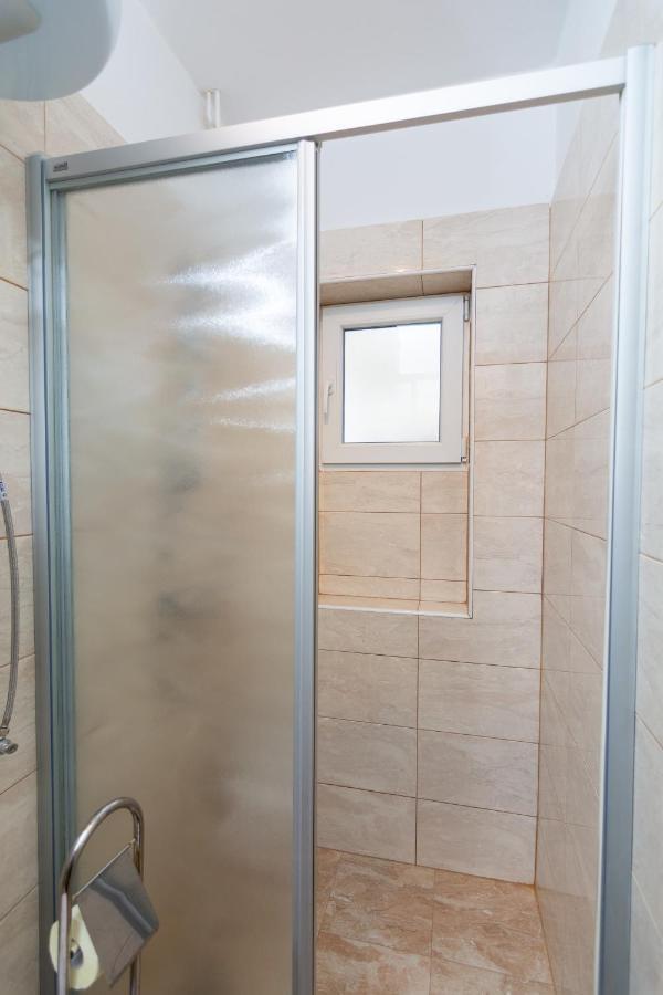 Apartment Plemic Паг Екстериор снимка