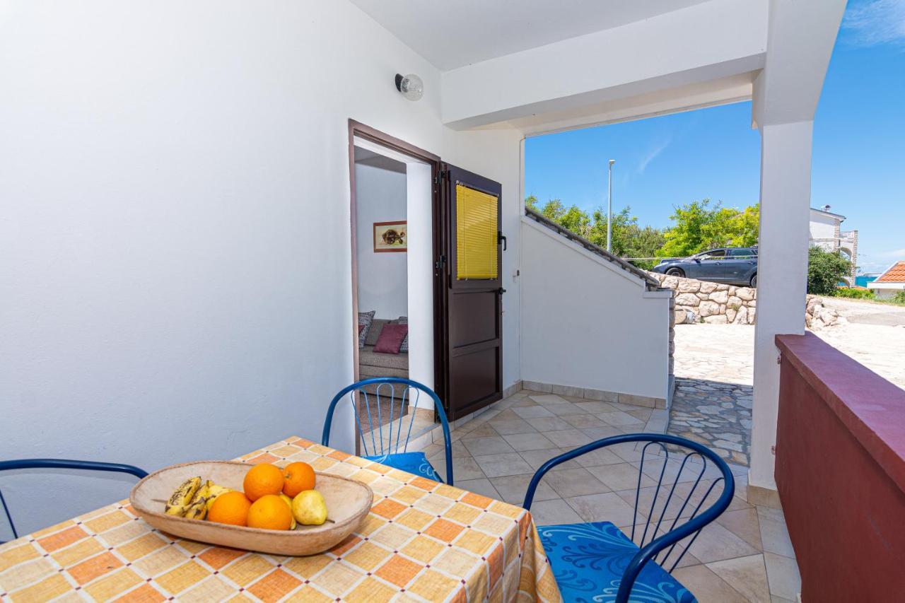 Apartment Plemic Паг Екстериор снимка