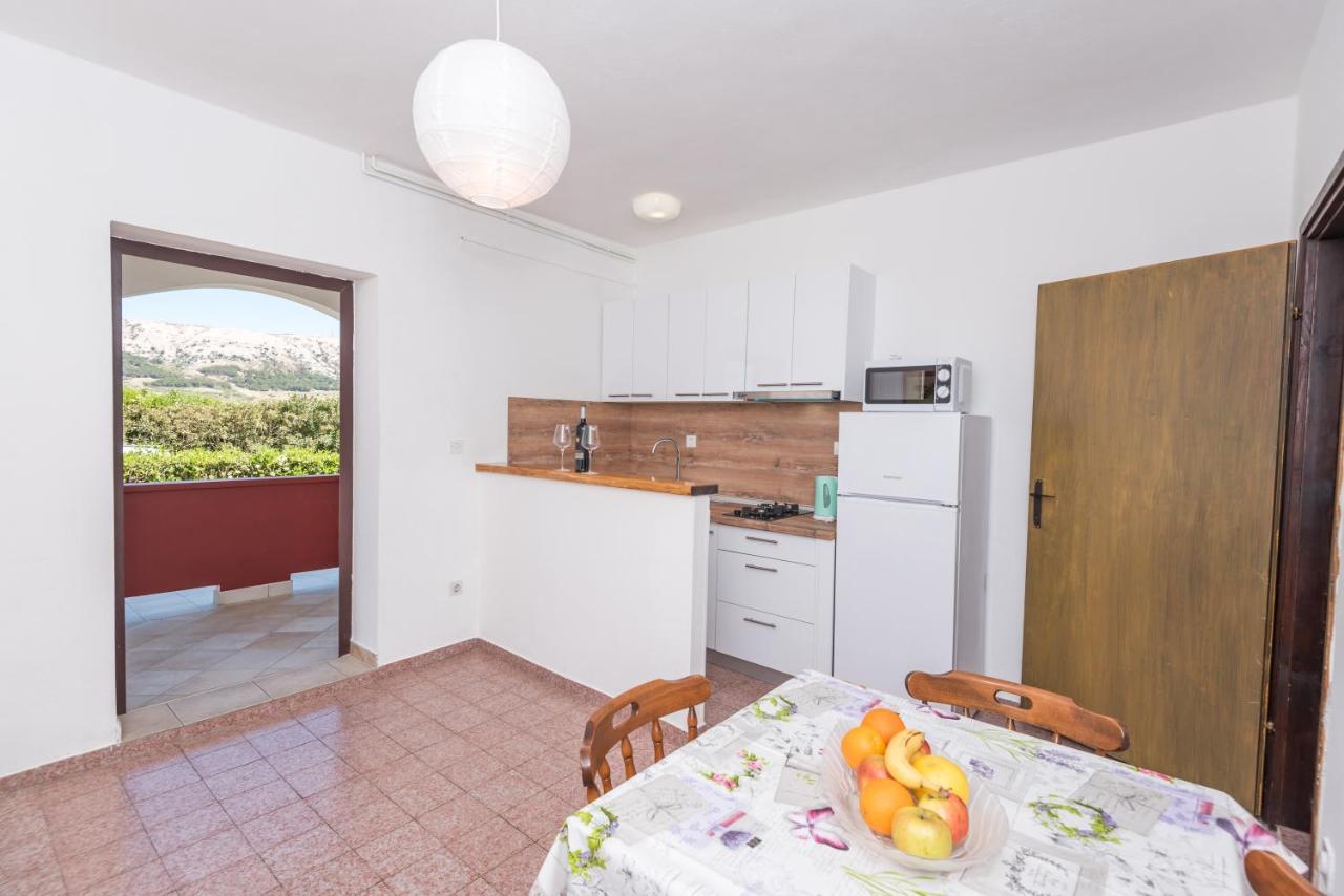 Apartment Plemic Паг Екстериор снимка
