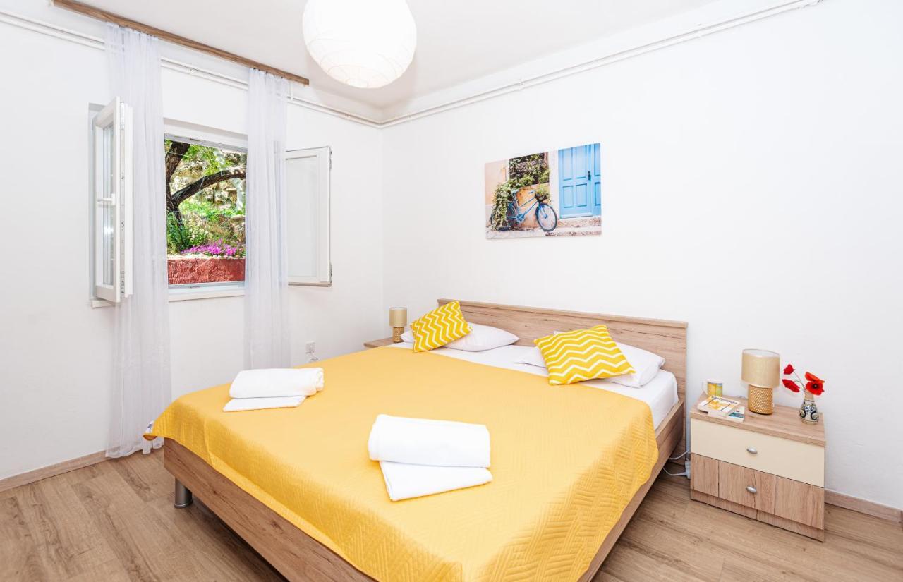 Apartment Plemic Паг Екстериор снимка