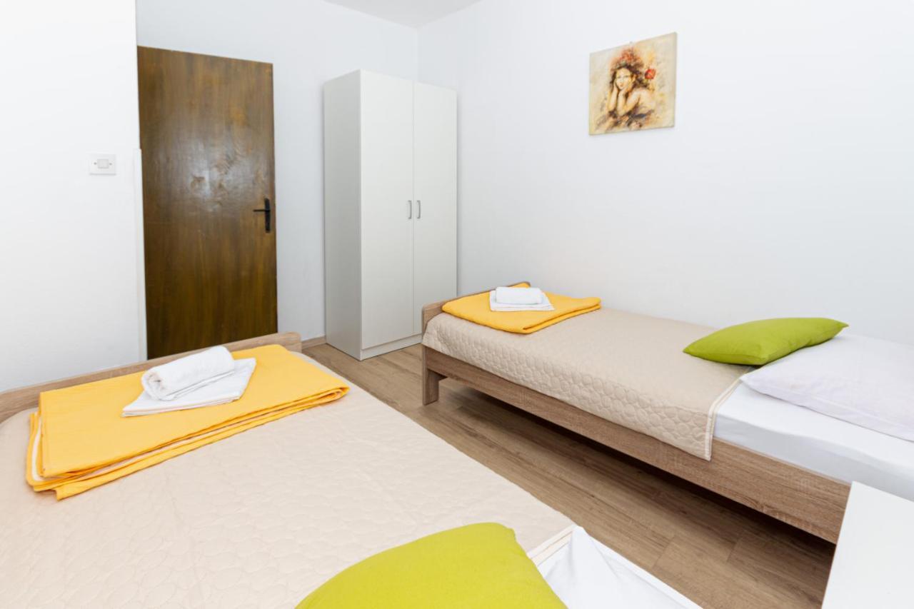 Apartment Plemic Паг Екстериор снимка