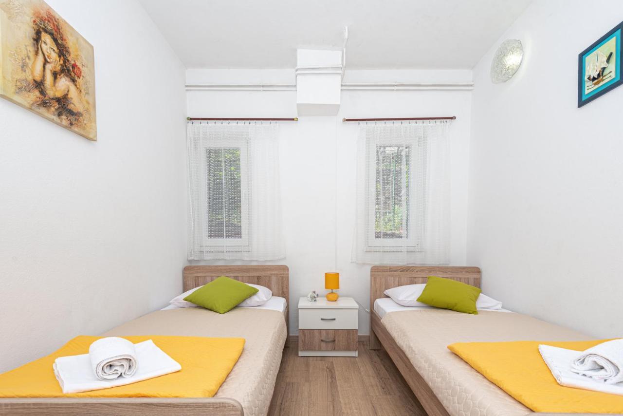 Apartment Plemic Паг Екстериор снимка