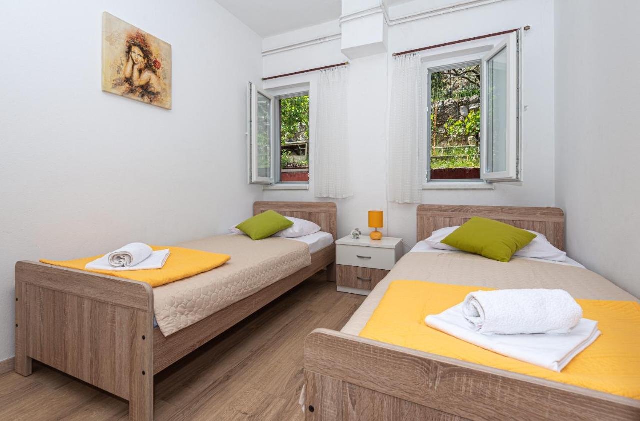 Apartment Plemic Паг Екстериор снимка