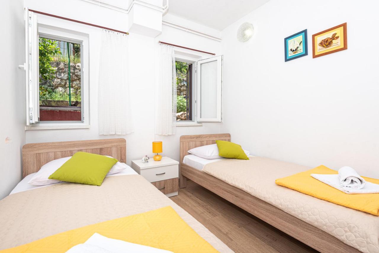 Apartment Plemic Паг Екстериор снимка
