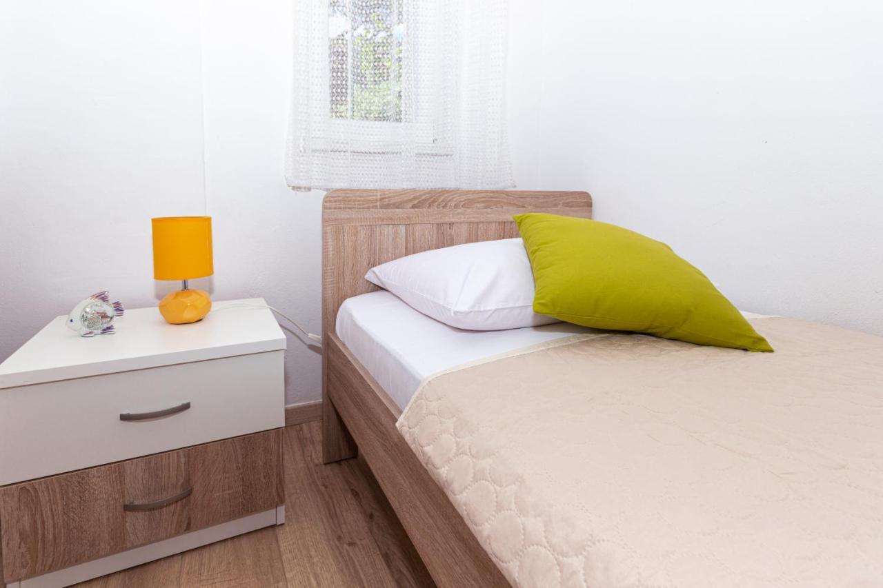 Apartment Plemic Паг Екстериор снимка